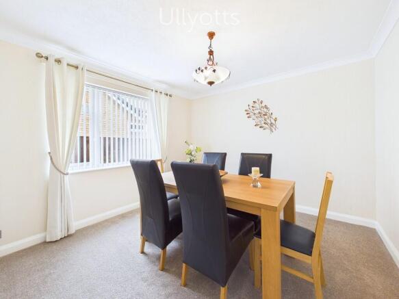 Dining Room/ Bedr...