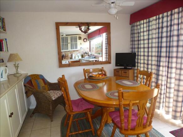 Kitchen/ Breakfast R