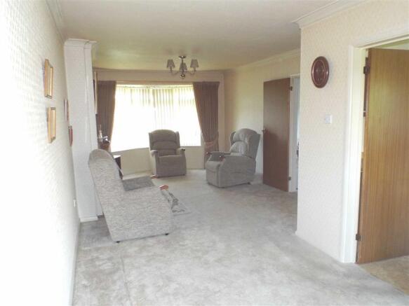 LOUNGE: