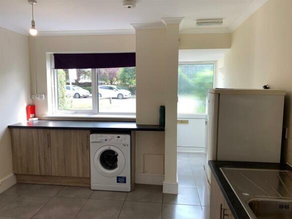 Kitchen 1.jpg