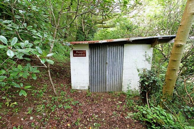 Garden shed at bottom of garden