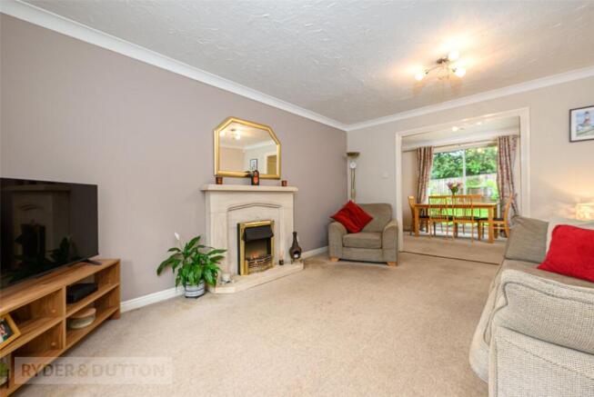 5 bed Detached for sale Image 11
