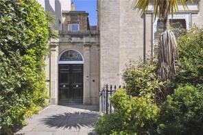 Basement Flat, 7, Canynge Square, Clifton, Bristol BS8 3LA