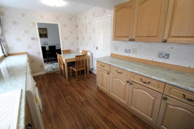 kitchen 2 .JPG