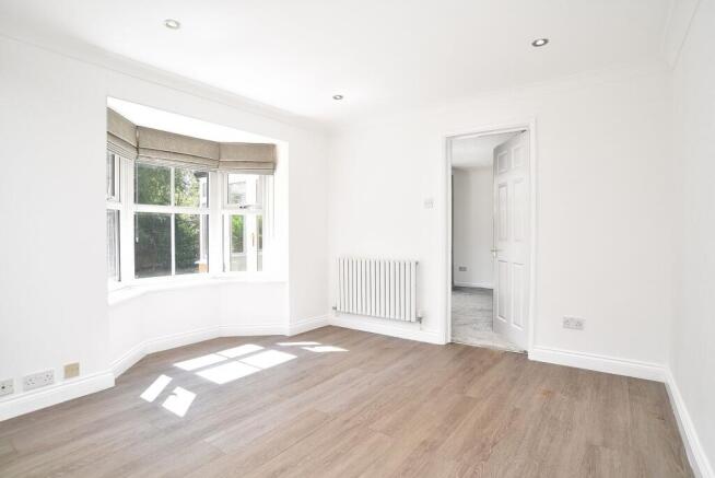 4 bed Detached for sale Image 6
