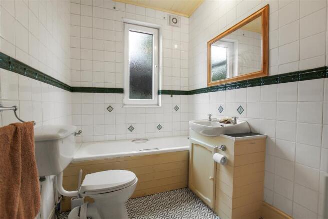 3 bed Semi-Detached Bungalow for sale Image 10