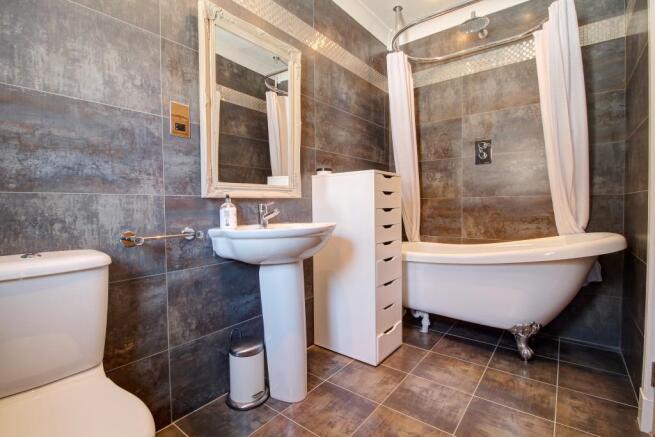 Master En-Suite