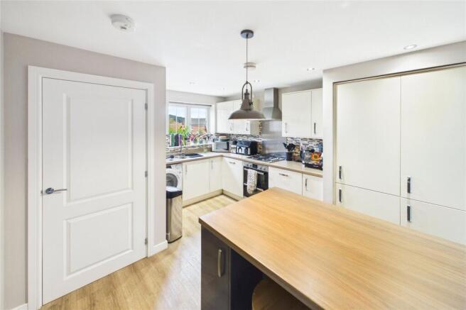 3 bed Detached for sale Image 7