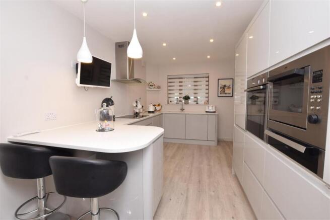 BREAKFAST KITCHEN