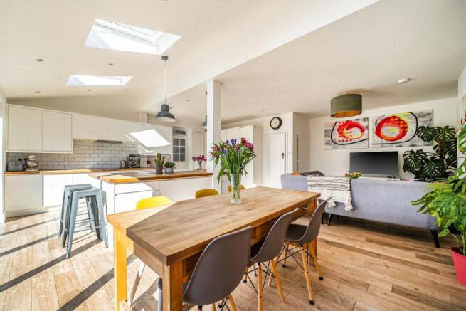 1439058-13-69d53a458bd3a