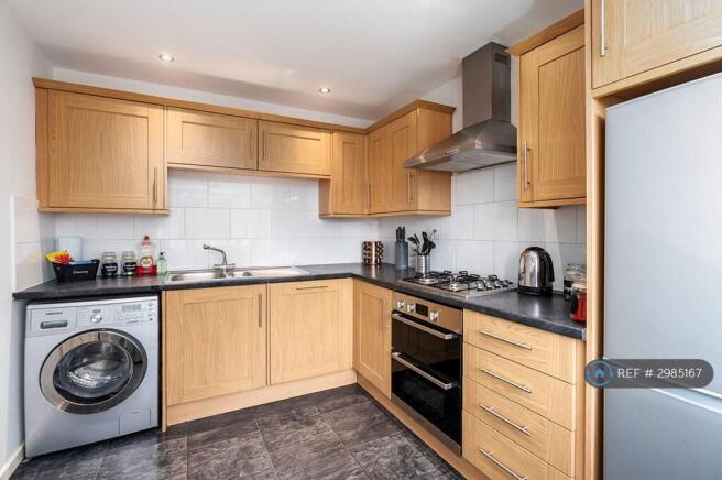 3 bed Terraced to rent Image 4