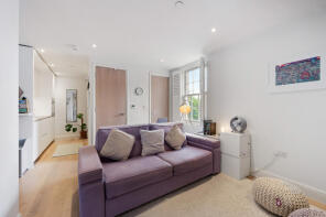 Flat 4, 2, King Georges Walk, Esher KT10 9FJ