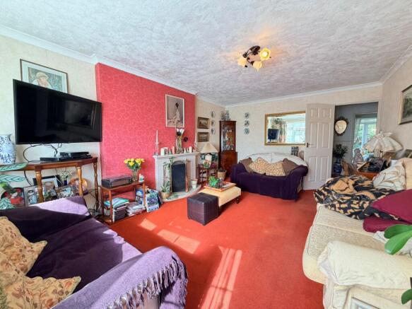 4 bed Semi-Detached Bungalow for sale Image 6