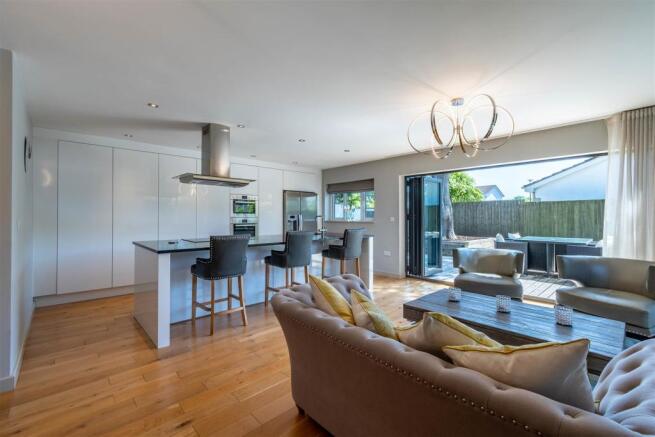 8420718-interior01.jpg