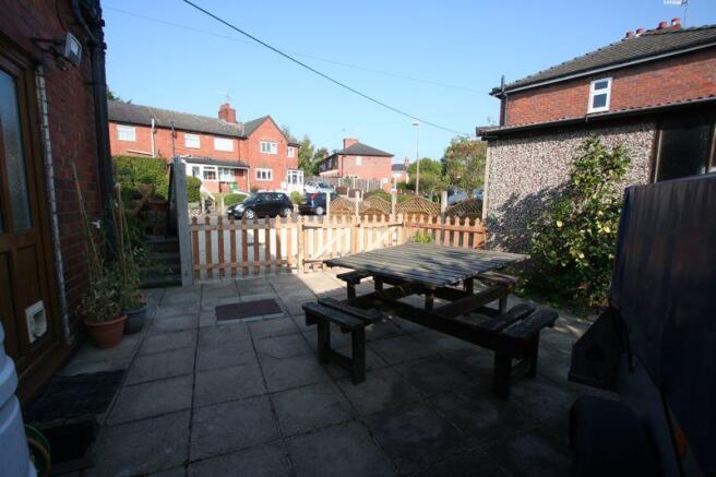 REAR PATIO GARDEN