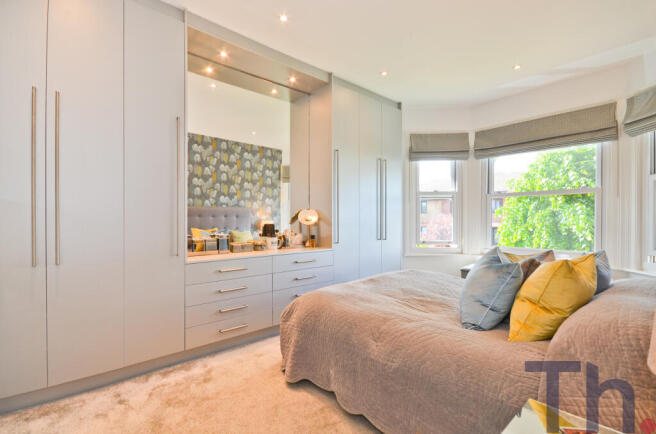 Bedroom 1 (2).JPG
