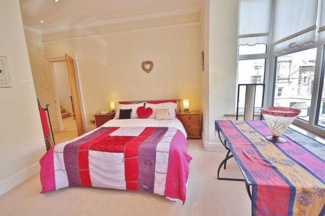 Bedroom 1 (2)