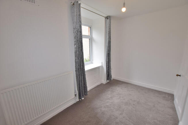 2 bed Ground Flat to rent Image 12