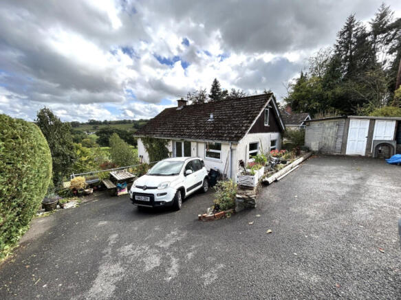 Beautifully Appointed Detached Property