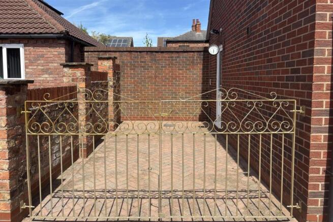 3 bed Detached for sale Image 11