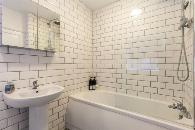 74 Vallence Road21.jpg