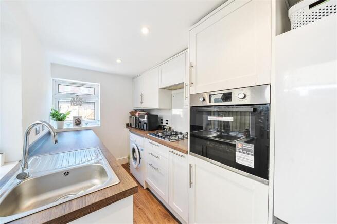 Kitchen 2.jpg
