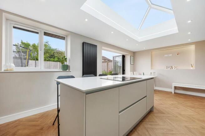 20 Ambleside Drive HDR-18.jpg