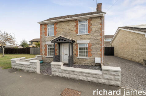 Blunsdon Road, Haydon Wick, Swindon, SN25