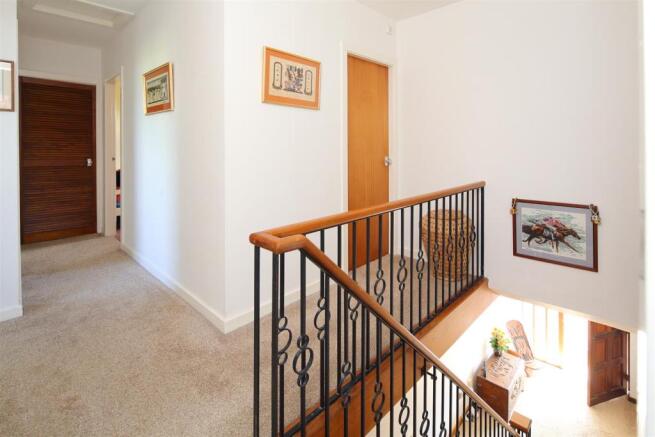 FIRST FLOOR LANDING