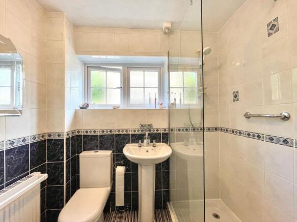 2 bed Semi-Detached Bungalow for sale Image 12