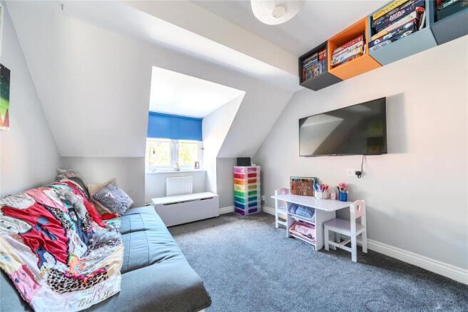 5 bed Link Detached House for sale Image 10