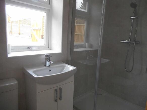 GUEST SHOWER ROOM