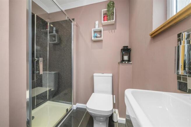 En - Suite (2).JPG