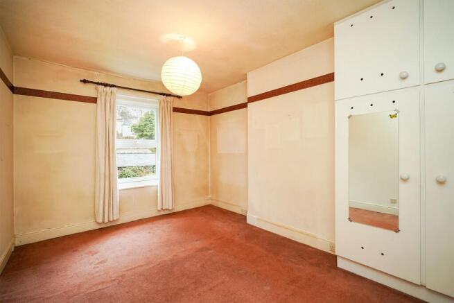5 bed Detached for sale Image 10