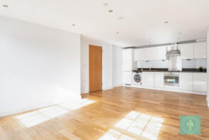 Flat 6, 42 Heritage House, Chase Side, London N14 5BT