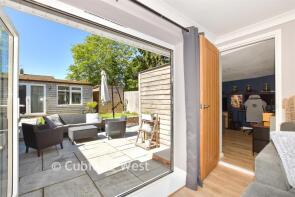 24, Kirdford Close, Ifield, Crawley RH11 0DN