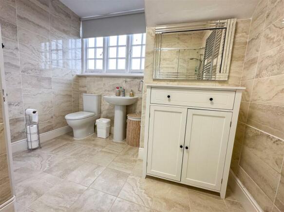 SHOWER ROOM