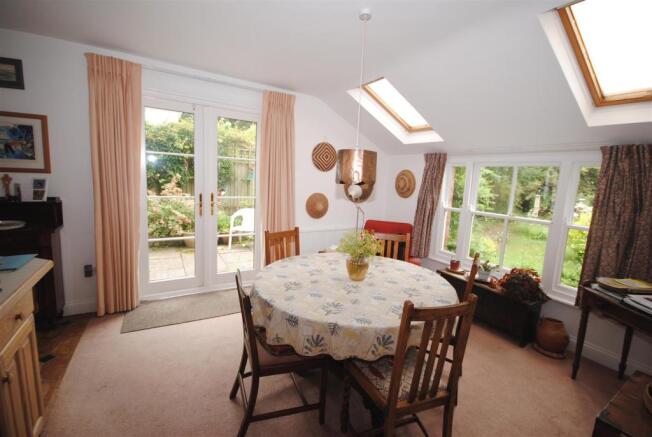 dining room..JPG