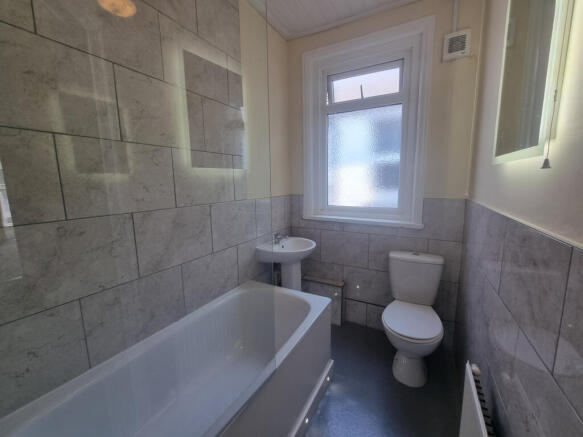 Heyshot Road 36 Family Bathroom
