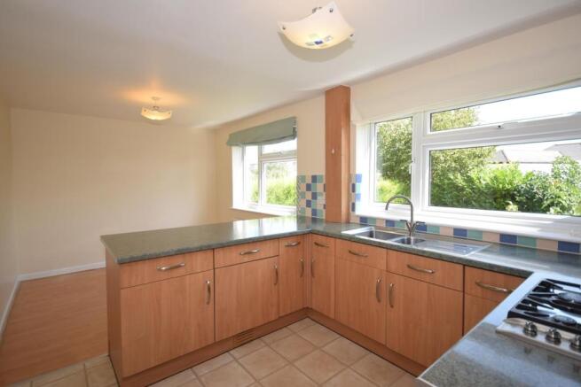 KITCHEN 3.JPG