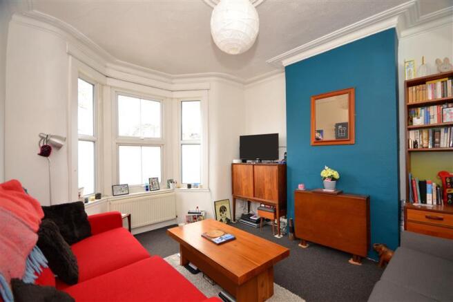 Lounge / Dining Area