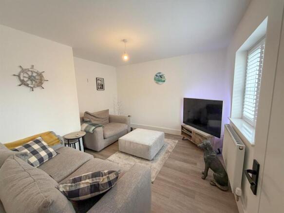 4 bed Detached for sale Image 5