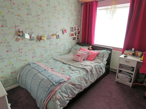 Bedroom 2.JPG