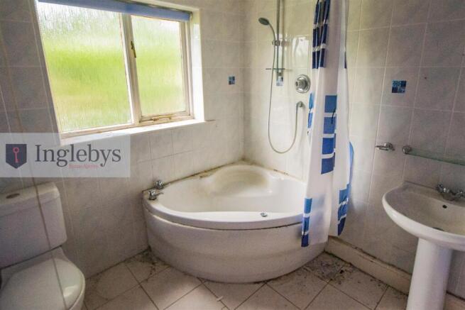 3 bed Detached for sale Image 9