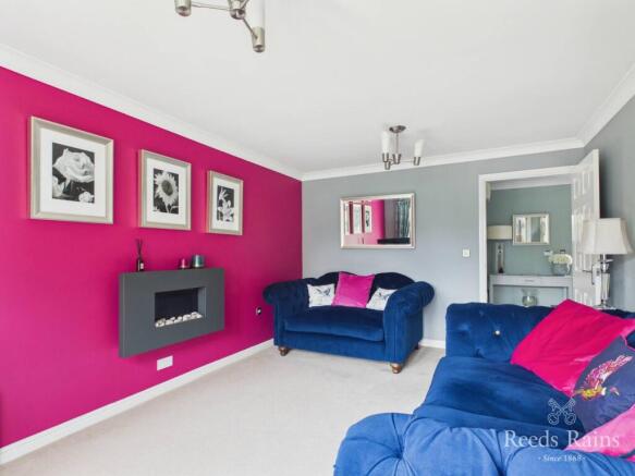 4 bed Detached for sale Image 5