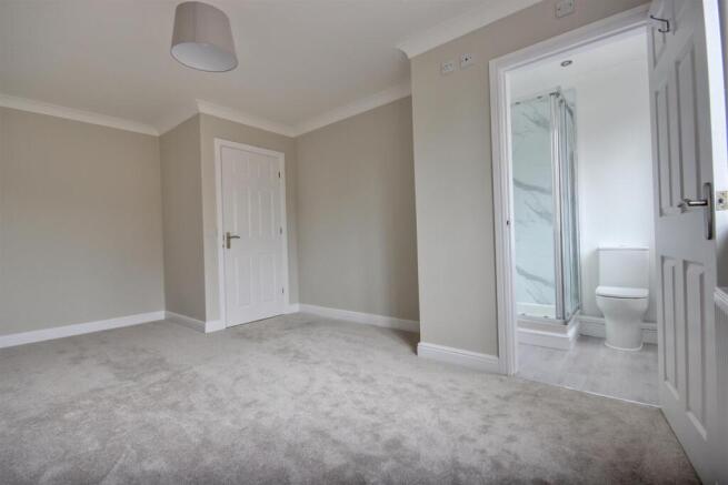 4 bed Terraced for sale Image 7