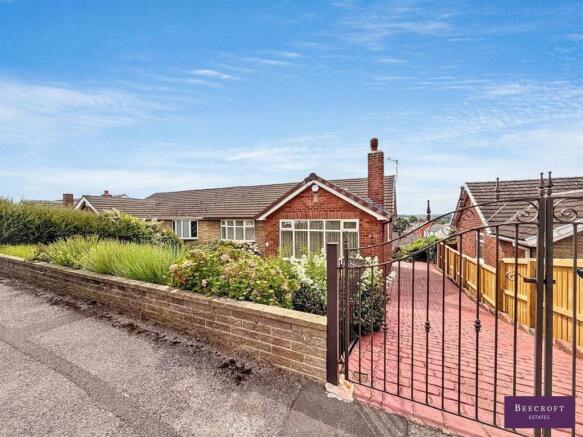 3 bed Semi-Detached Bungalow for sale Image 4
