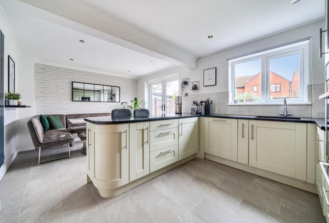 1397620-15-696110...