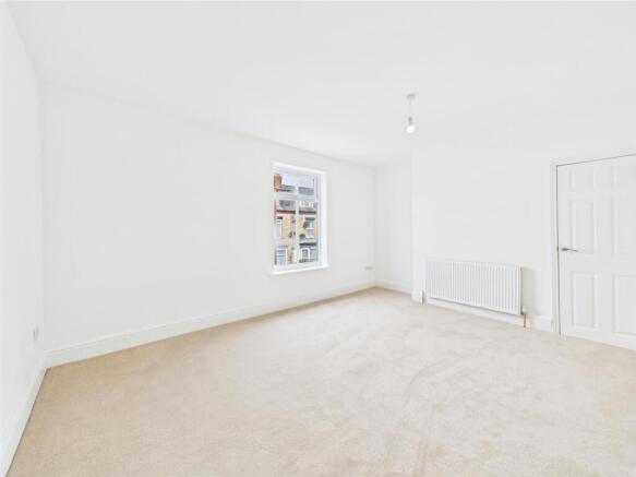 4 bed Terraced for sale Image 7