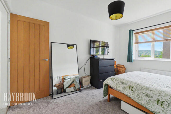4 bed Detached for sale Image 7